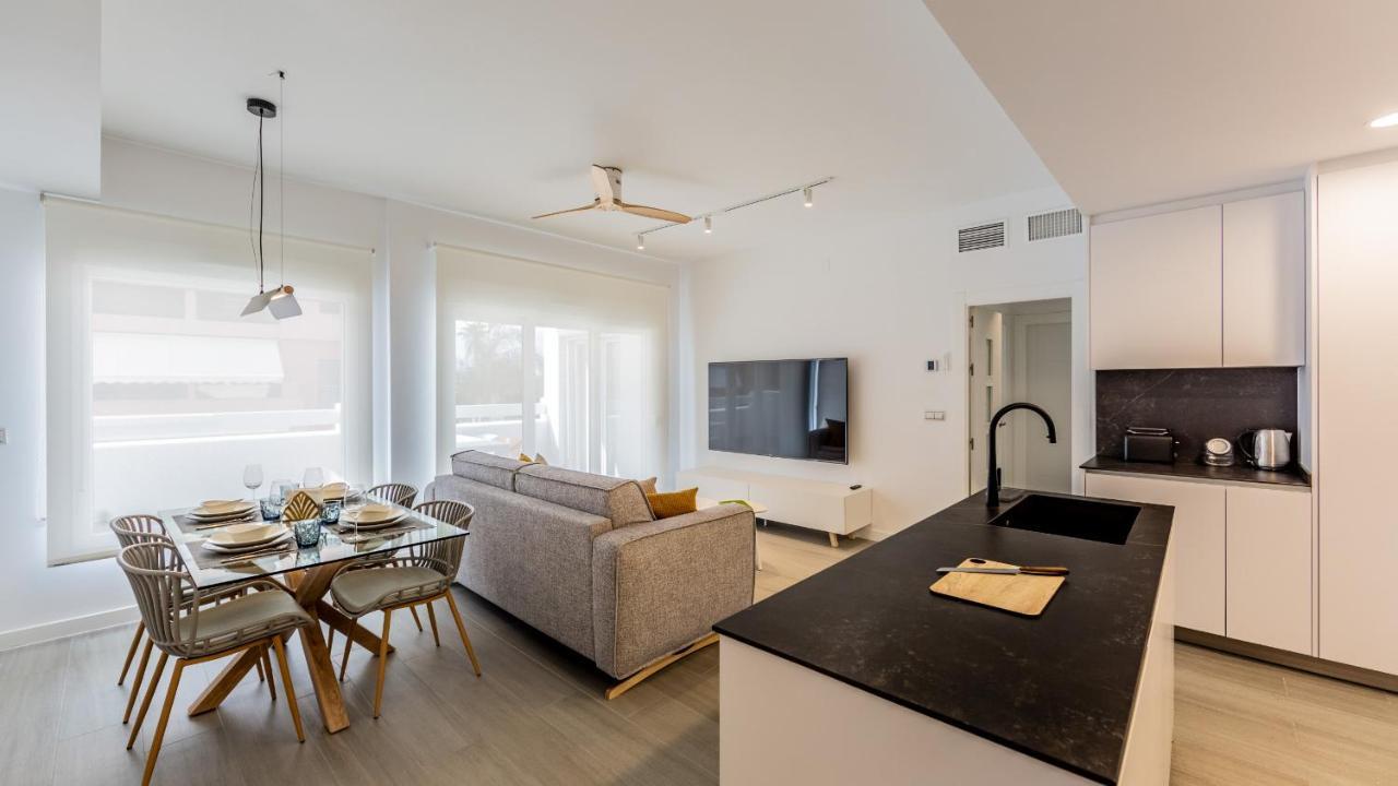Homity Holidays - Playa Granada - Marina Golf โมตริล ภายนอก รูปภาพ
