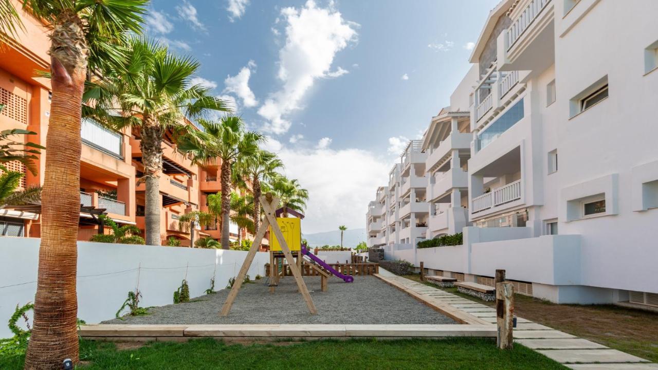 Homity Holidays - Playa Granada - Marina Golf โมตริล ภายนอก รูปภาพ