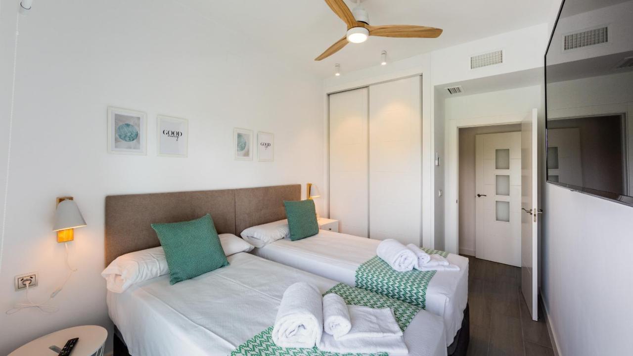 Homity Holidays - Playa Granada - Marina Golf โมตริล ภายนอก รูปภาพ