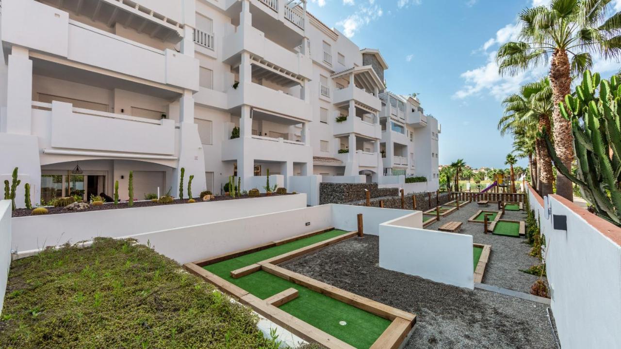 Homity Holidays - Playa Granada - Marina Golf โมตริล ภายนอก รูปภาพ