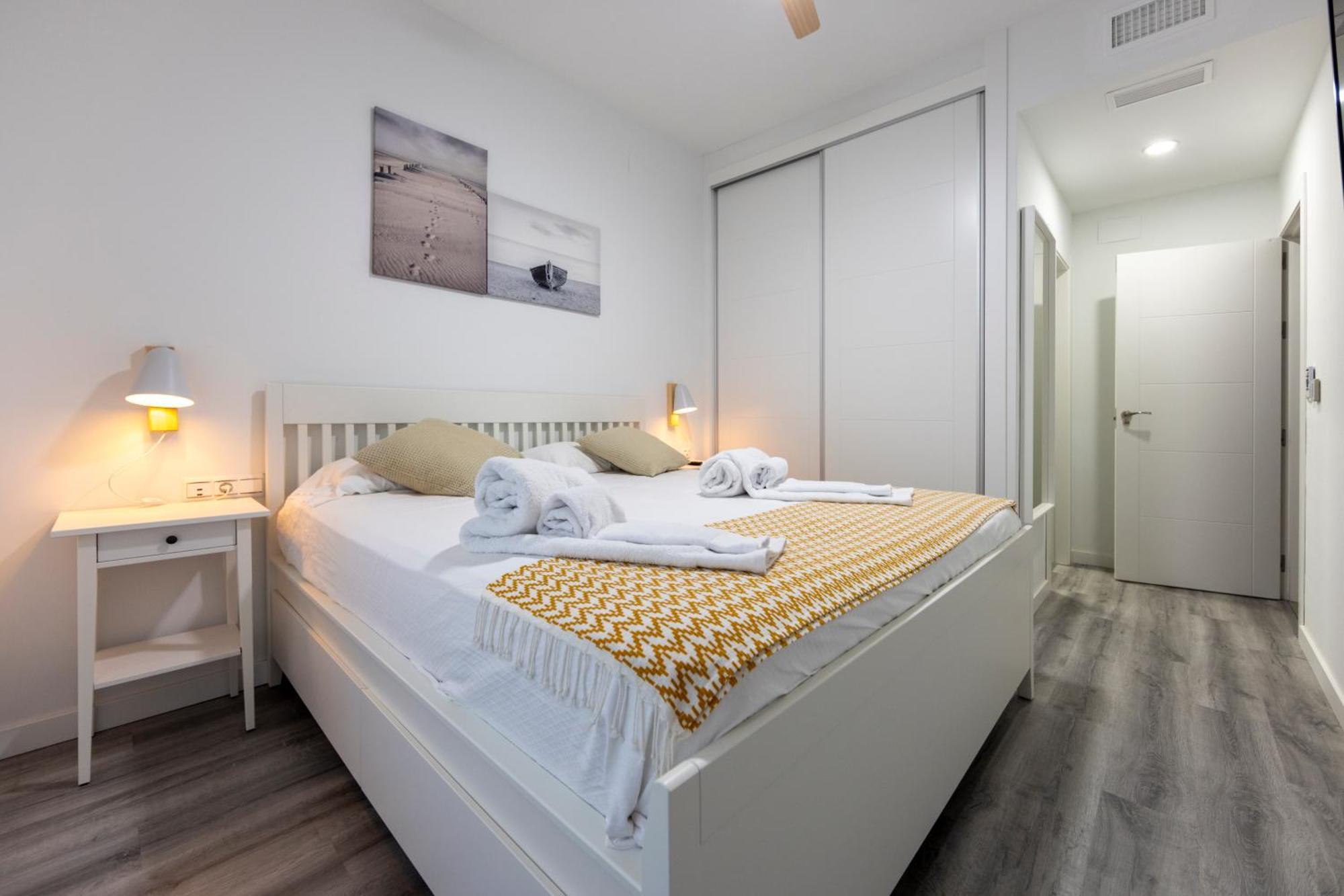 Homity Holidays - Playa Granada - Marina Golf โมตริล ภายนอก รูปภาพ