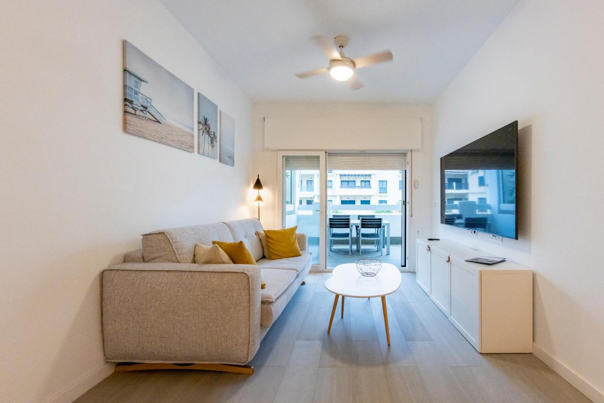 Homity Holidays - Playa Granada - Marina Golf โมตริล ภายนอก รูปภาพ